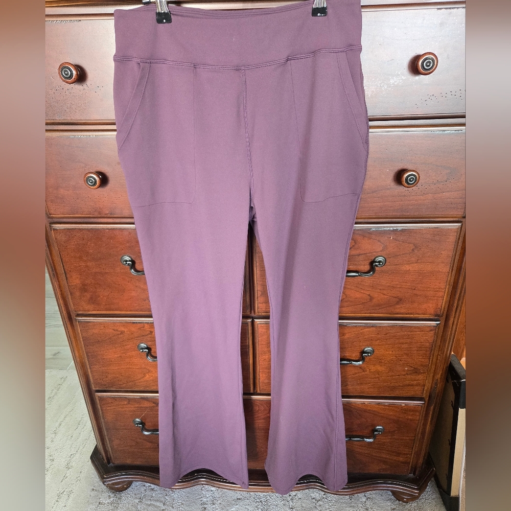 HALARA Women's Plum Flare Pants, Sz XL